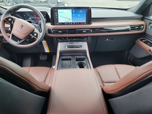 New 2025 Lincoln Aviator Reserve w/ Illumination Package image 13