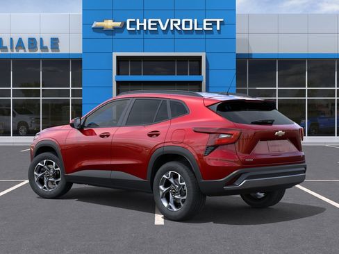 New 2026 Chevrolet Trax LT w/ Driver Confidence Package FWD image 3