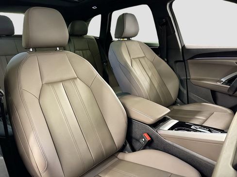 Certified 2025 Audi Q5 Premium w/ Premium Plus AWD/4WD image 15