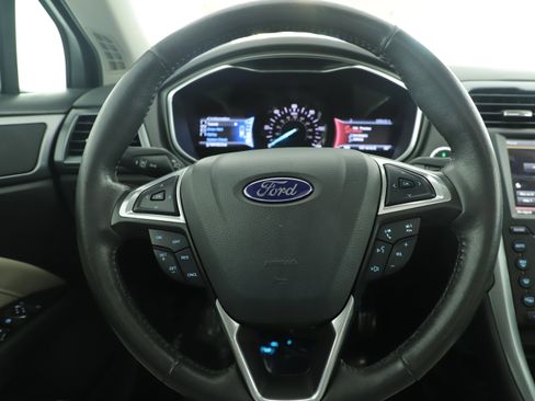 Used 2016 Ford Fusion Titanium image 16