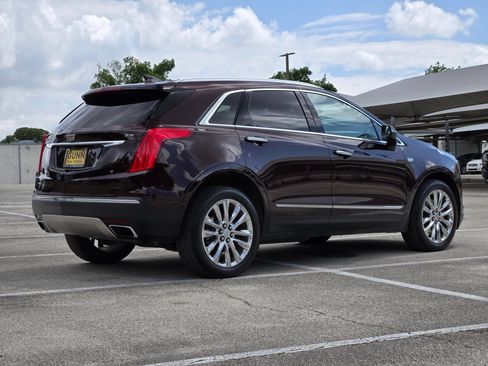 Used 2017 Cadillac XT5 Platinum AWD/4WD image 4