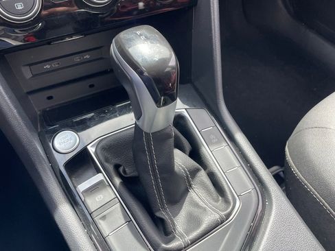 Used 2024 Volkswagen Taos SE image 5