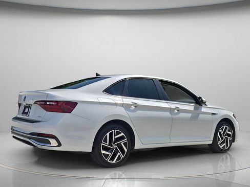 Certified 2023 Volkswagen Jetta SEL FWD image 6