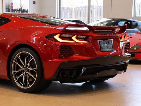Used 2023 Chevrolet Corvette Stingray Premium Cpe w/ Z51 Performance Package RWD image 31