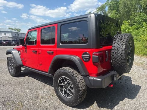 Used 2025 Jeep Wrangler Unlimited Rubicon AWD/4WD image 7