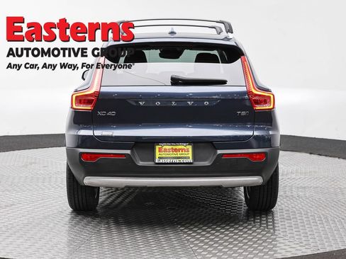 Used 2021 Volvo XC40 T5 Momentum AWD/4WD image 6