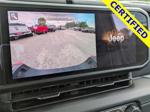 Used 2024 Jeep Gladiator Rubicon w/ Safety Group image 16