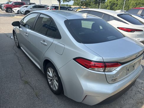 Used 2023 Toyota Corolla LE w/ LE Convenience Package FWD image 43