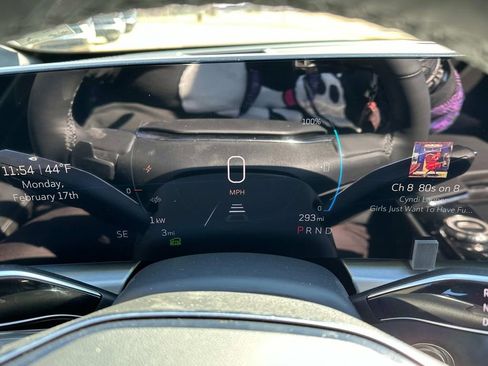 New 2025 Cadillac Lyriq Luxury image 18