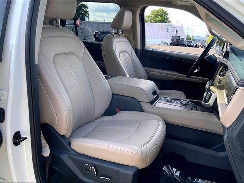 Used 2022 Ford Expedition Limited AWD/4WD image 7