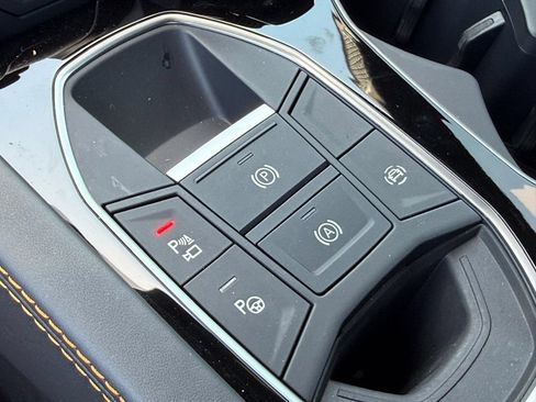 Used 2024 Lamborghini Urus S AWD/4WD image 35