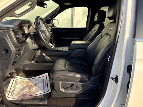 Certified 2023 Ford Expedition Platinum image 9