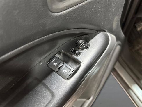 Used 2022 Chevrolet Colorado LT w/ Fleet Safety Package image 28