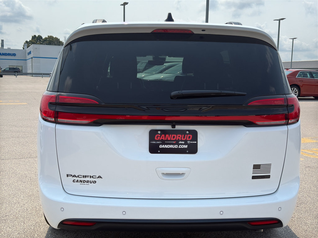 New 2027 Chrysler Pacifica Select FWD image 6