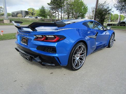 Used 2024 Chevrolet Corvette Z06 w/ Chrome Exterior Badge Package image 5
