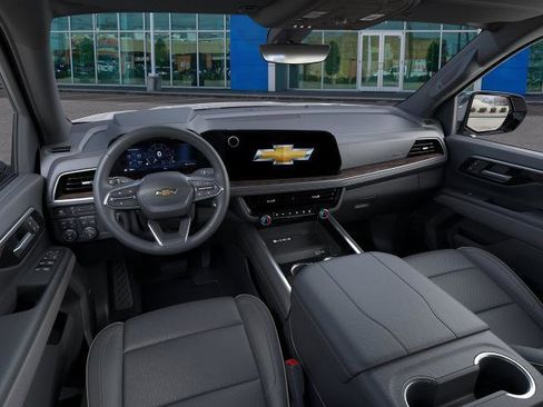 New 2025 Chevrolet Suburban Premier AWD/4WD image 39
