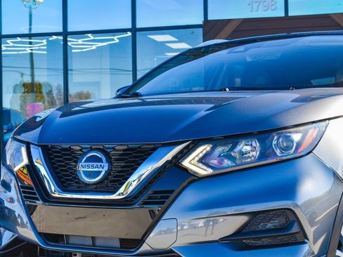 Used 2021 Nissan Rogue Sport SV w/ Technology Package image 2