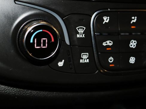 Used 2020 Chevrolet Traverse LT w/ LT Premium Package image 40