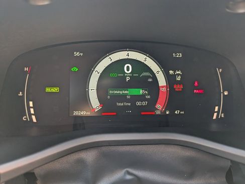 Used 2025 Toyota Camry SE w/ Convenience Package FWD image 27