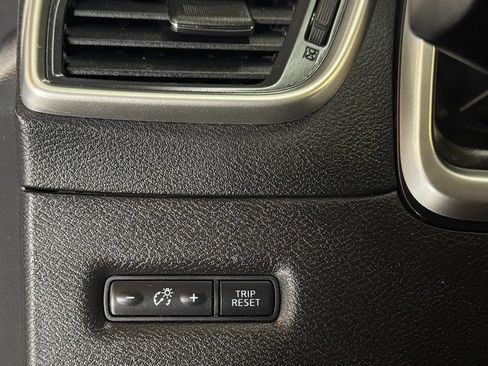 Used 2016 Nissan Murano SV image 16