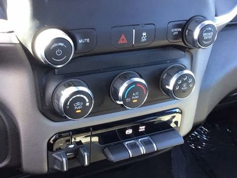 Used 2024 RAM 2500 Big Horn image 24