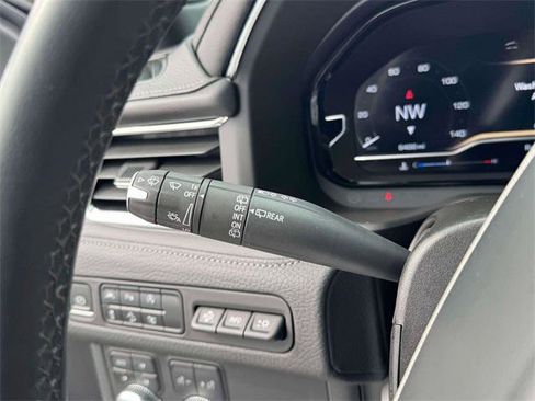 Used 2024 GMC Yukon XL Denali image 21