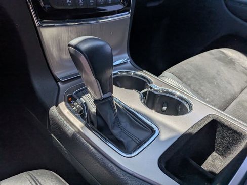 Used 2021 Jeep Grand Cherokee Laredo X RWD image 11