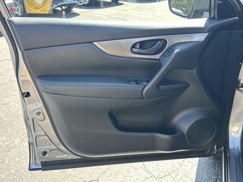 Used 2020 Nissan Rogue Sport S FWD image 10