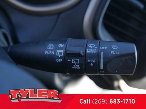 Used 2015 Jeep Cherokee Latitude w/ Cold Weather Group image 27