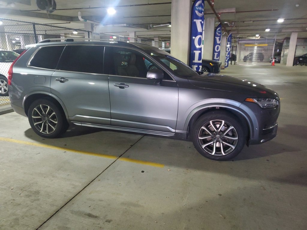 Used 2017 Volvo XC90 T6 Momentum w/ Vision Package AWD/4WD image 7