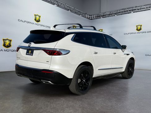 Used 2023 Buick Enclave Essence w/ Experience Buick Package image 5