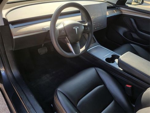 Used 2023 Tesla Model 3 Standard Range image 17