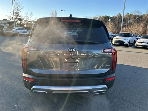 Used 2020 Kia Telluride EX w/ EX Premium Package image 3