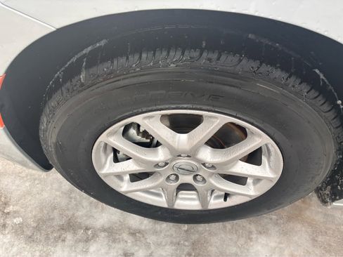 Used 2024 Chrysler Pacifica Touring-L image 9