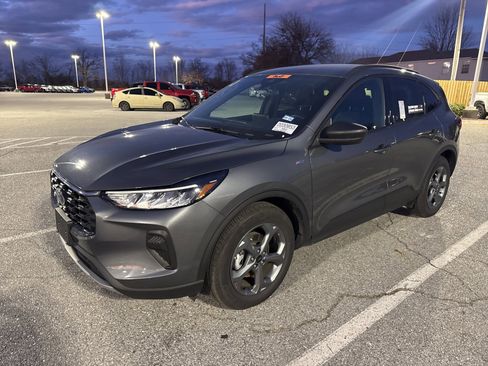 Used 2025 Ford Escape ST-Line image 1