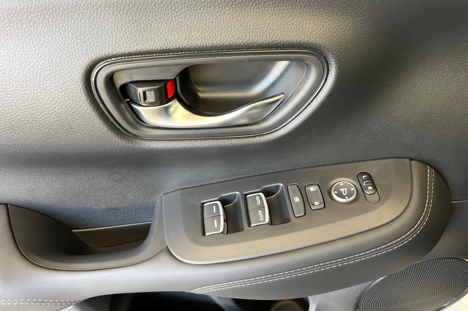 New 2027 Honda HR-V EX-L image 8