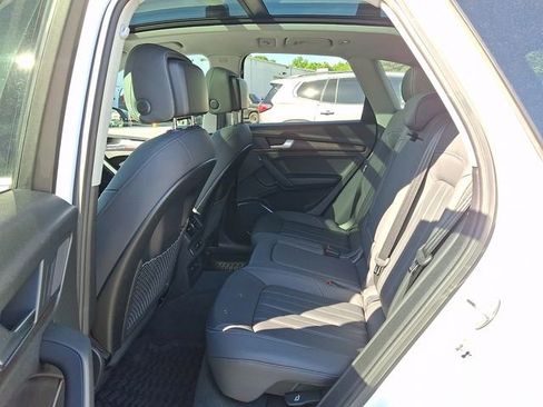Used 2022 Audi Q5 2.0T Premium w/ Convenience Package image 8