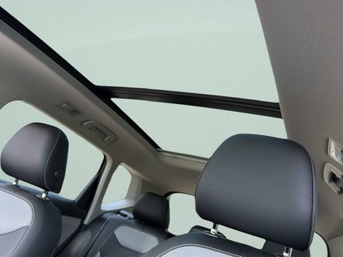 Used 2022 Volkswagen Taos SEL w/ Panoramic Sunroof Package AWD/4WD image 20