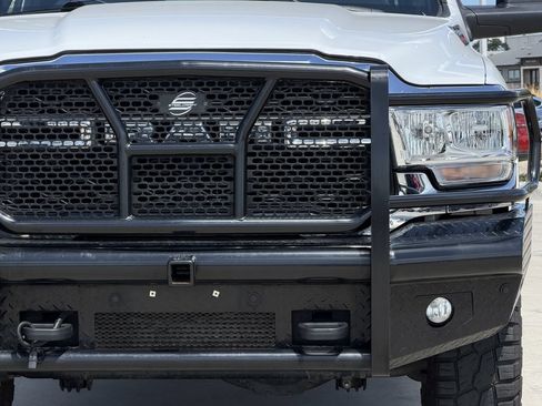 Used 2022 RAM 2500 Tradesman w/ Chrome Appearance Group AWD/4WD image 8