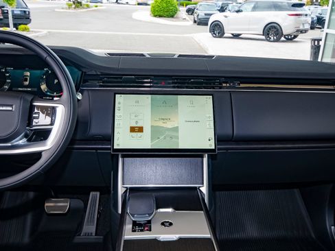 New 2026 Land Rover Range Rover SE AWD/4WD image 24
