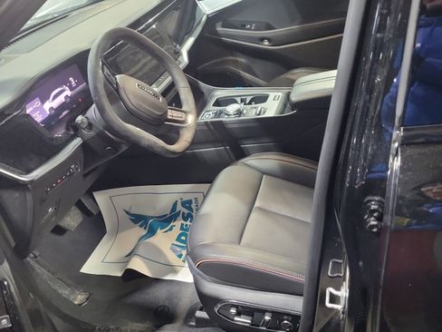 Used 2024 Jeep Wagoneer Launch Edition image 8