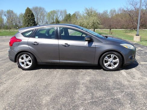 Used 2014 Ford Focus SE image 2