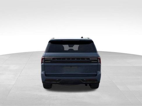 New 2025 Lincoln Navigator Reserve w/ Jet Appearance Package image 6