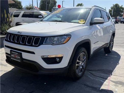 Used 2020 Jeep Compass Latitude AWD/4WD image 3