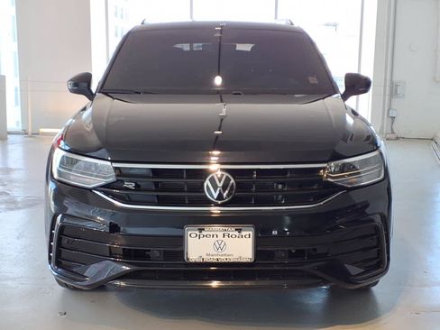 Used 2023 Volkswagen Tiguan SE R-Line AWD/4WD image 2