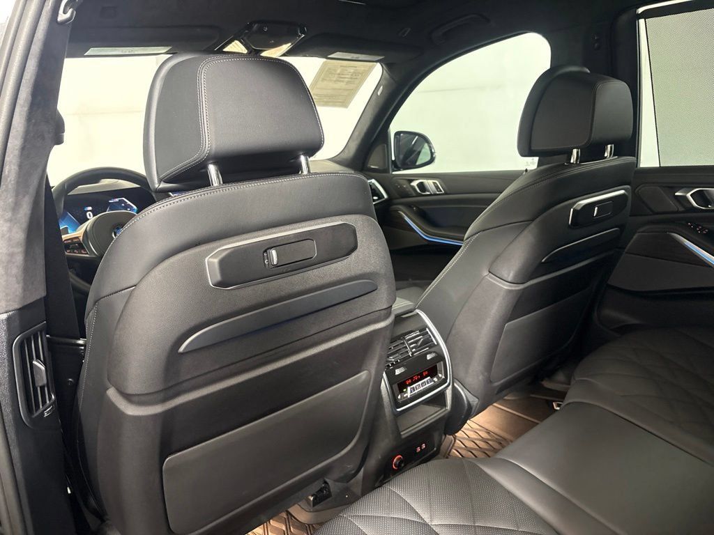 Certified 2026 BMW X7 xDrive40i AWD/4WD image 32