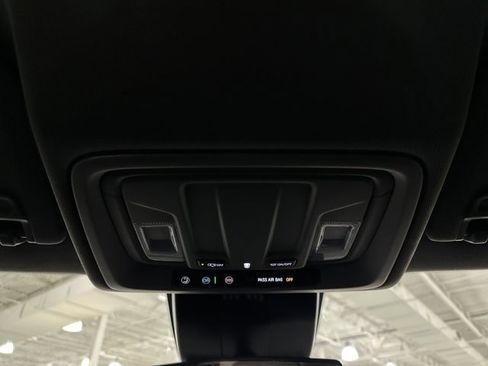 Used 2023 GMC Sierra 1500 Elevation image 34