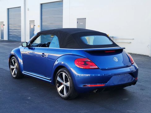 Used 2013 Volkswagen Beetle 2.0T image 3