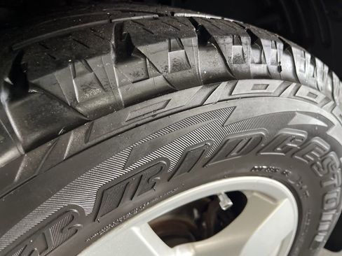 Used 2007 Nissan Frontier LE w/ Leather Pkg image 12