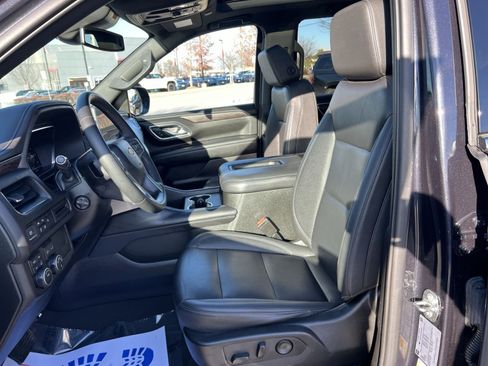 Used 2023 Chevrolet Tahoe LT w/ Luxury Package image 13